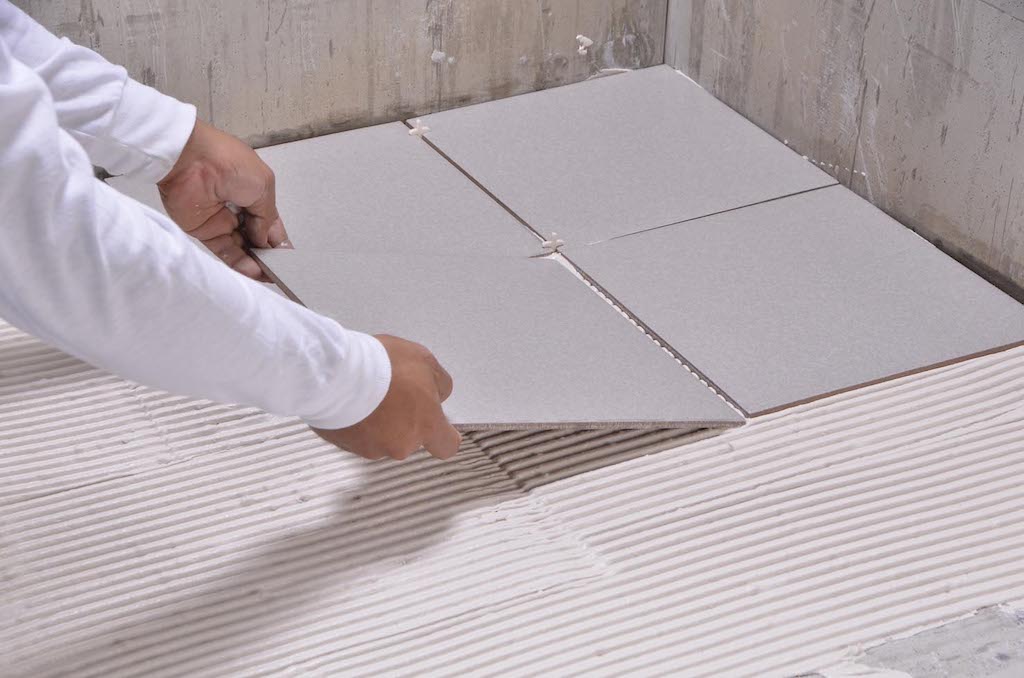 Azulejos para piso antiderrapante para baño Cuáles elegir Cemix