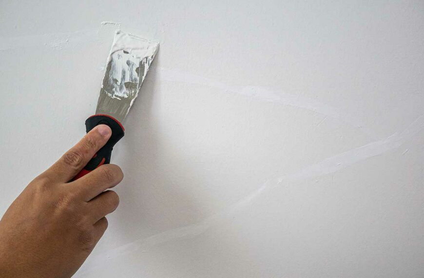 Cómo reparar grietas en la pared